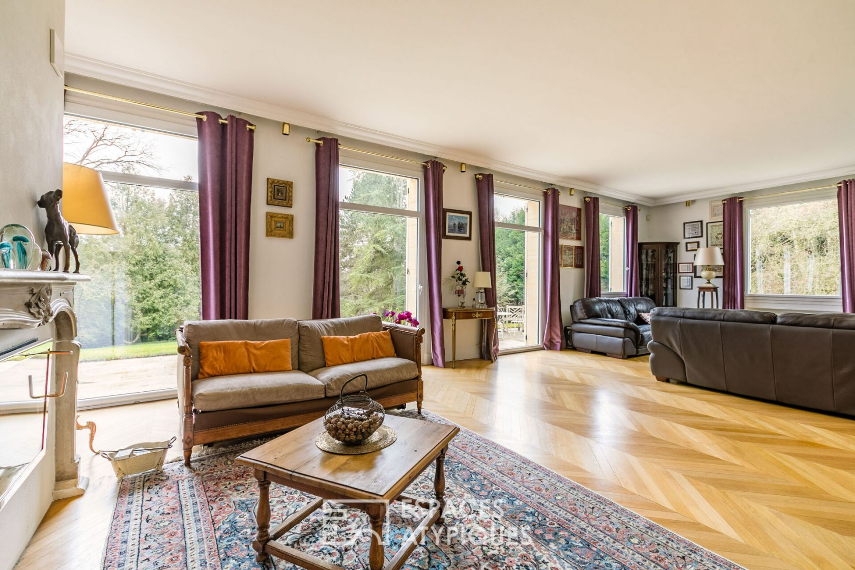 Haute couture – Elégante maison de famille en pierre de taille et son parc