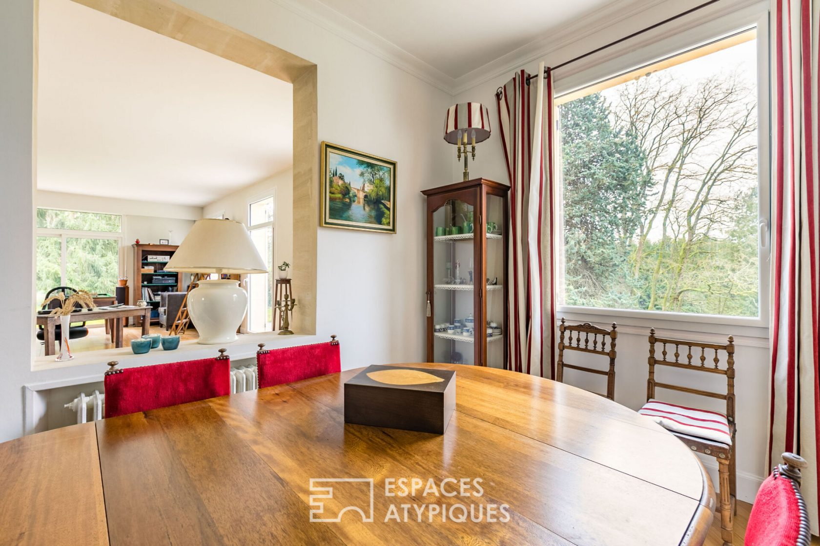 Haute couture – Elégante maison de famille en pierre de taille et son parc