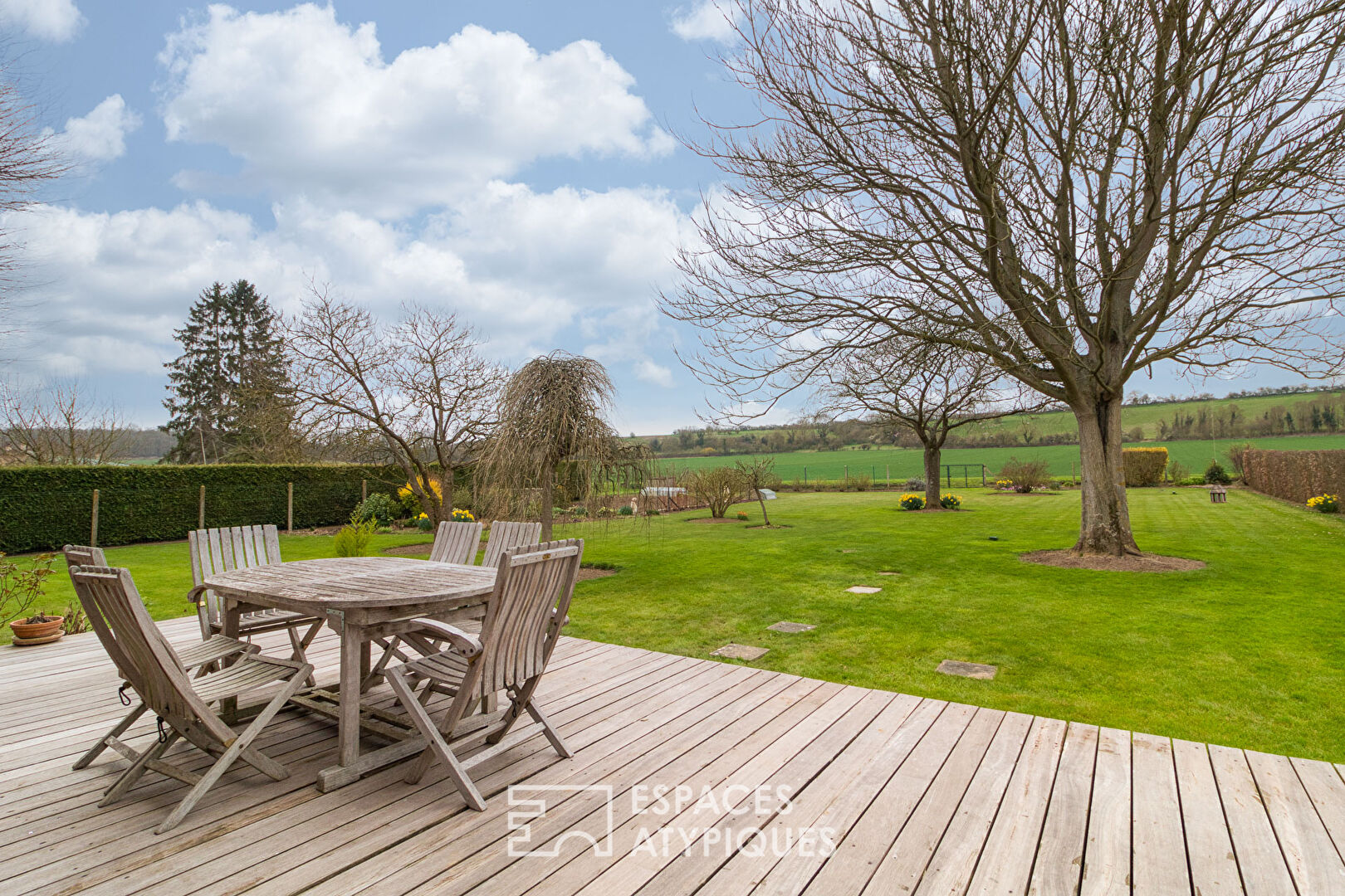 Peaceful – House open to nature