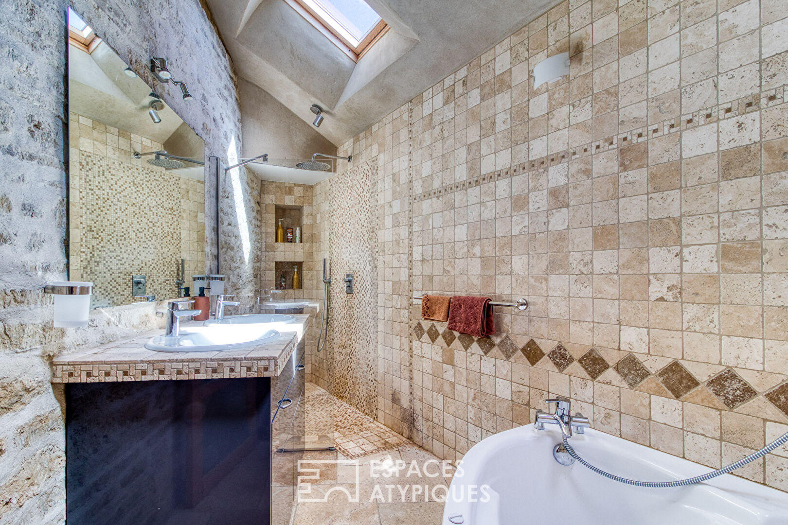 Life style -Ravissante maison traditionnelle avec extension contemporaine à ossature bois