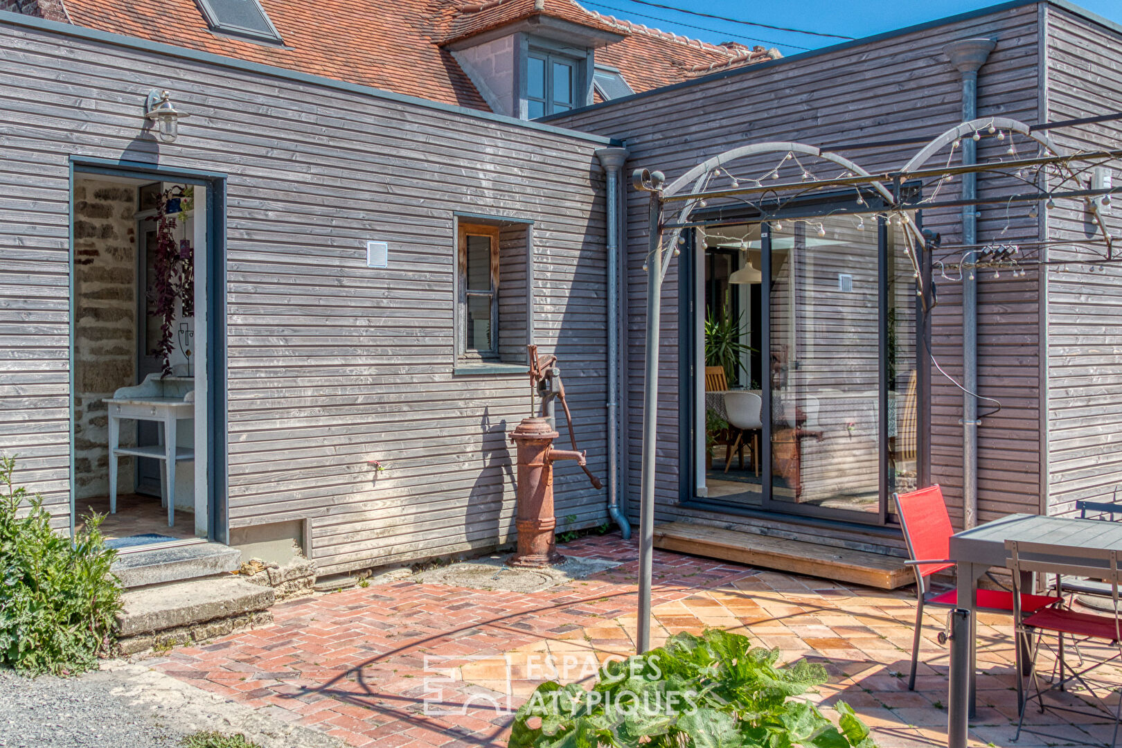 Life style -Ravissante maison traditionnelle avec extension contemporaine à ossature bois