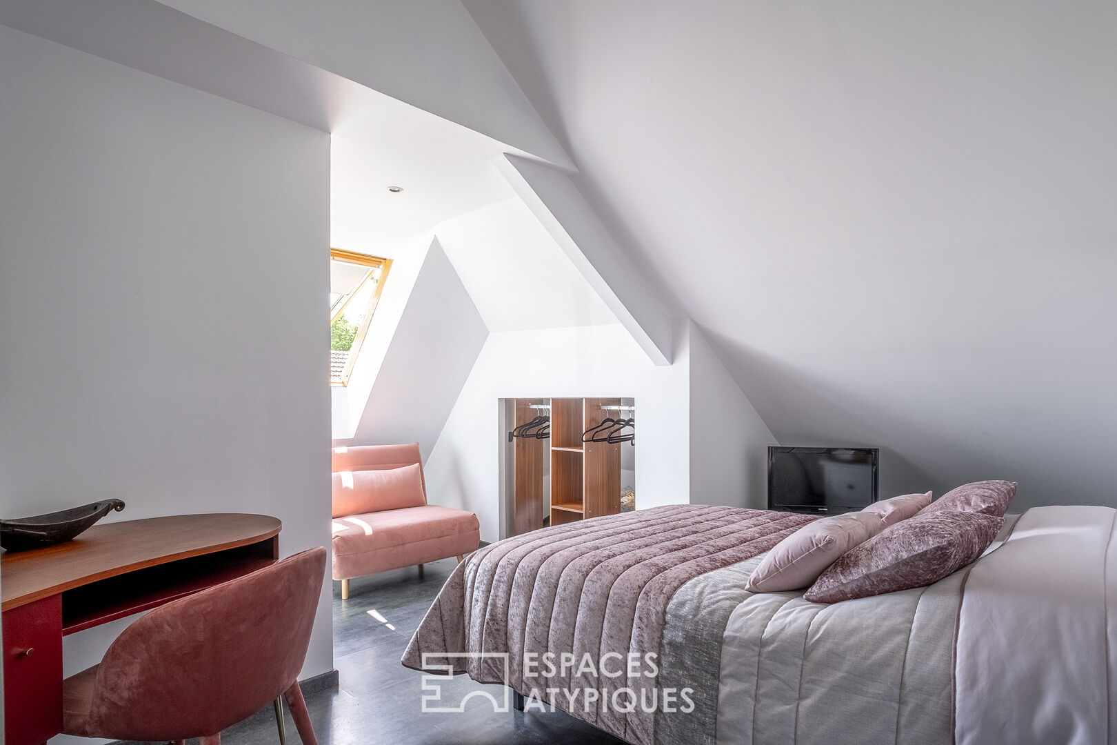 A holiday feeling: beautiful family home with swimming pool at the gates of Amiens