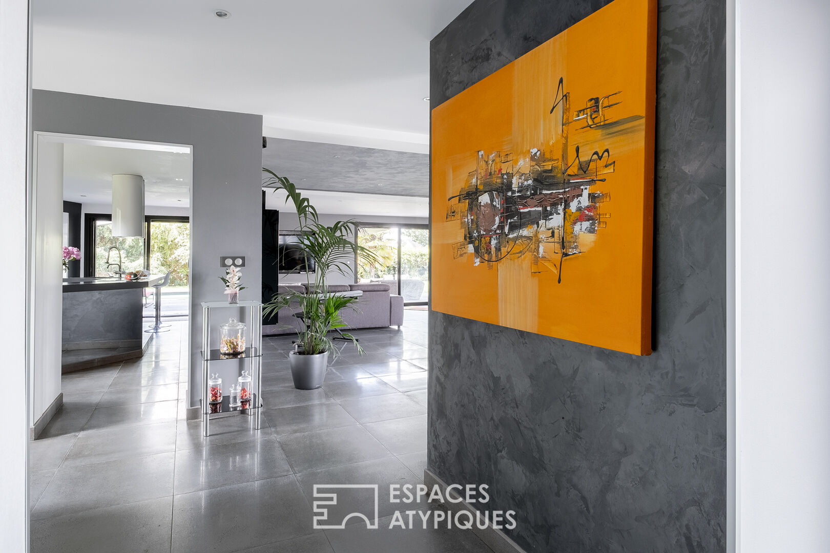 A holiday feeling: beautiful family home with swimming pool at the gates of Amiens