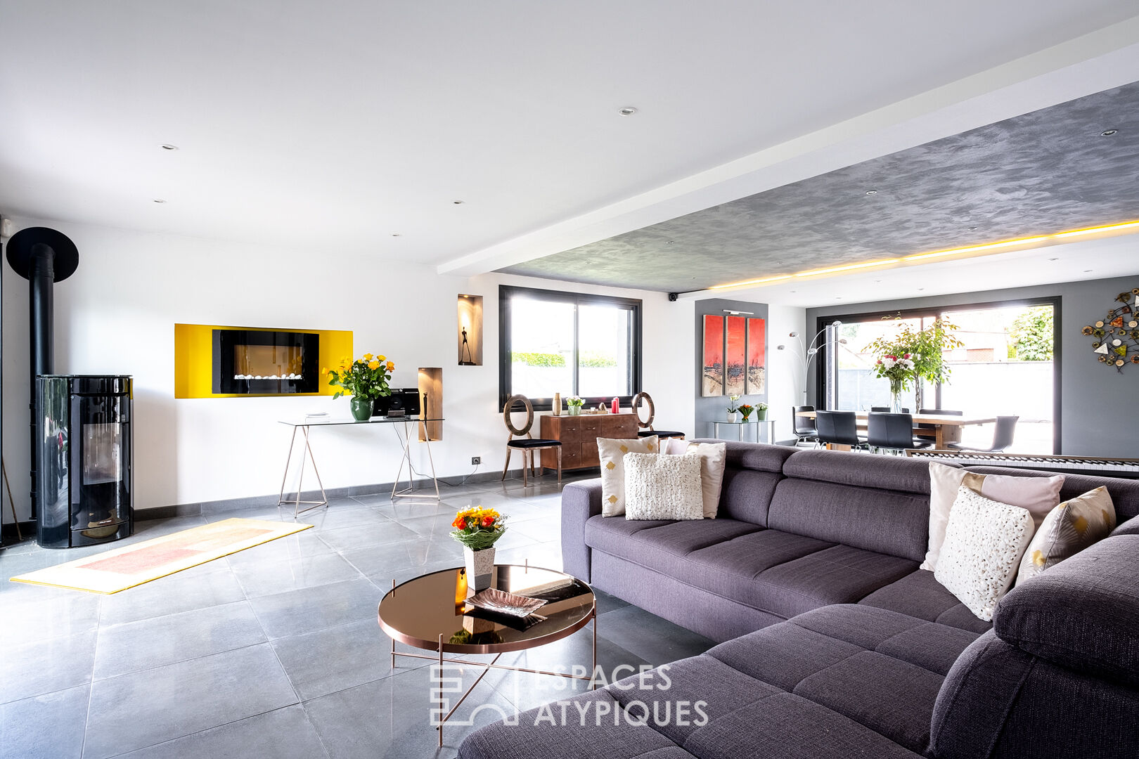 A holiday feeling: beautiful family home with swimming pool at the gates of Amiens