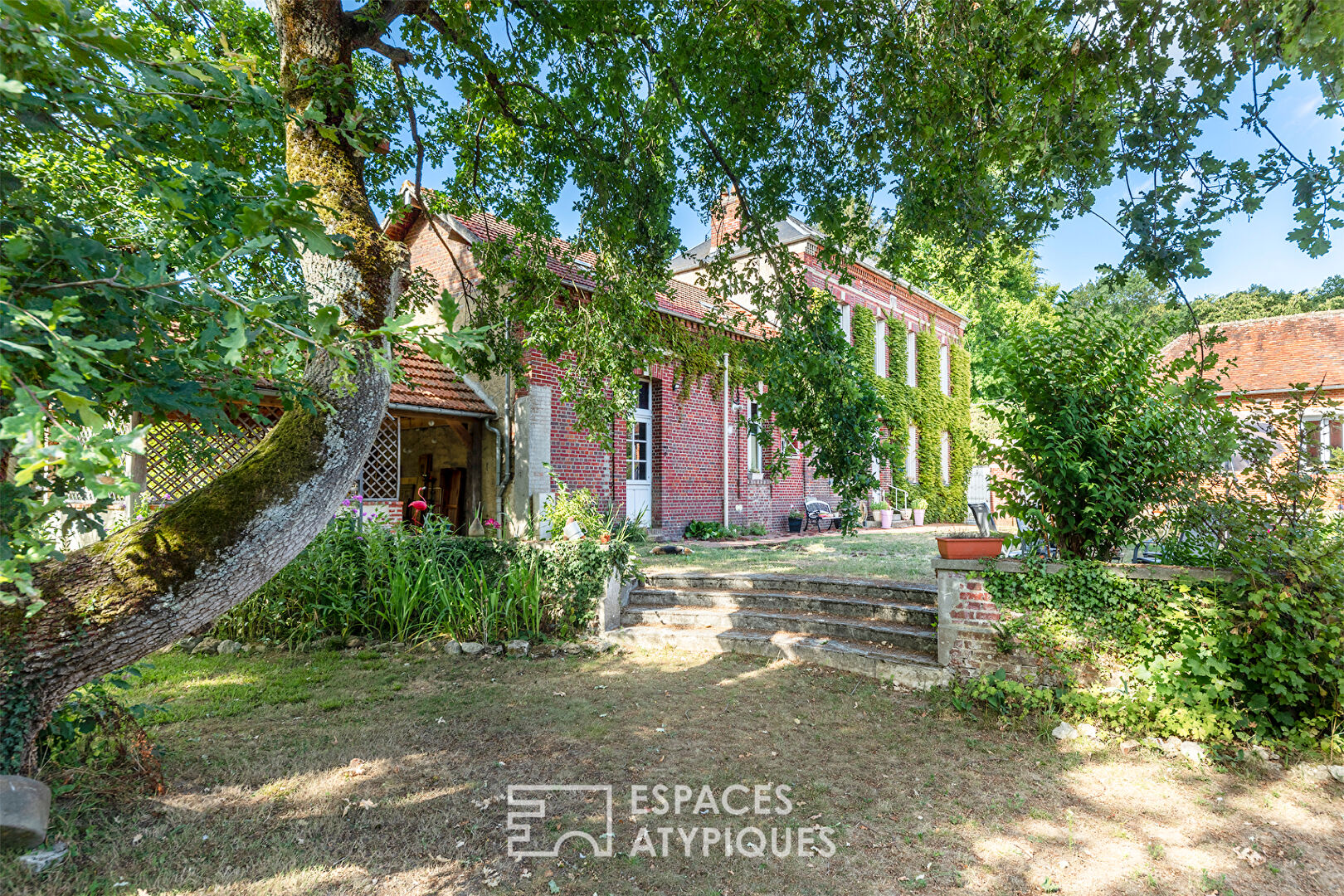 L’Ambitieuse – Grande maison bourgeoise avec studio indépendant
