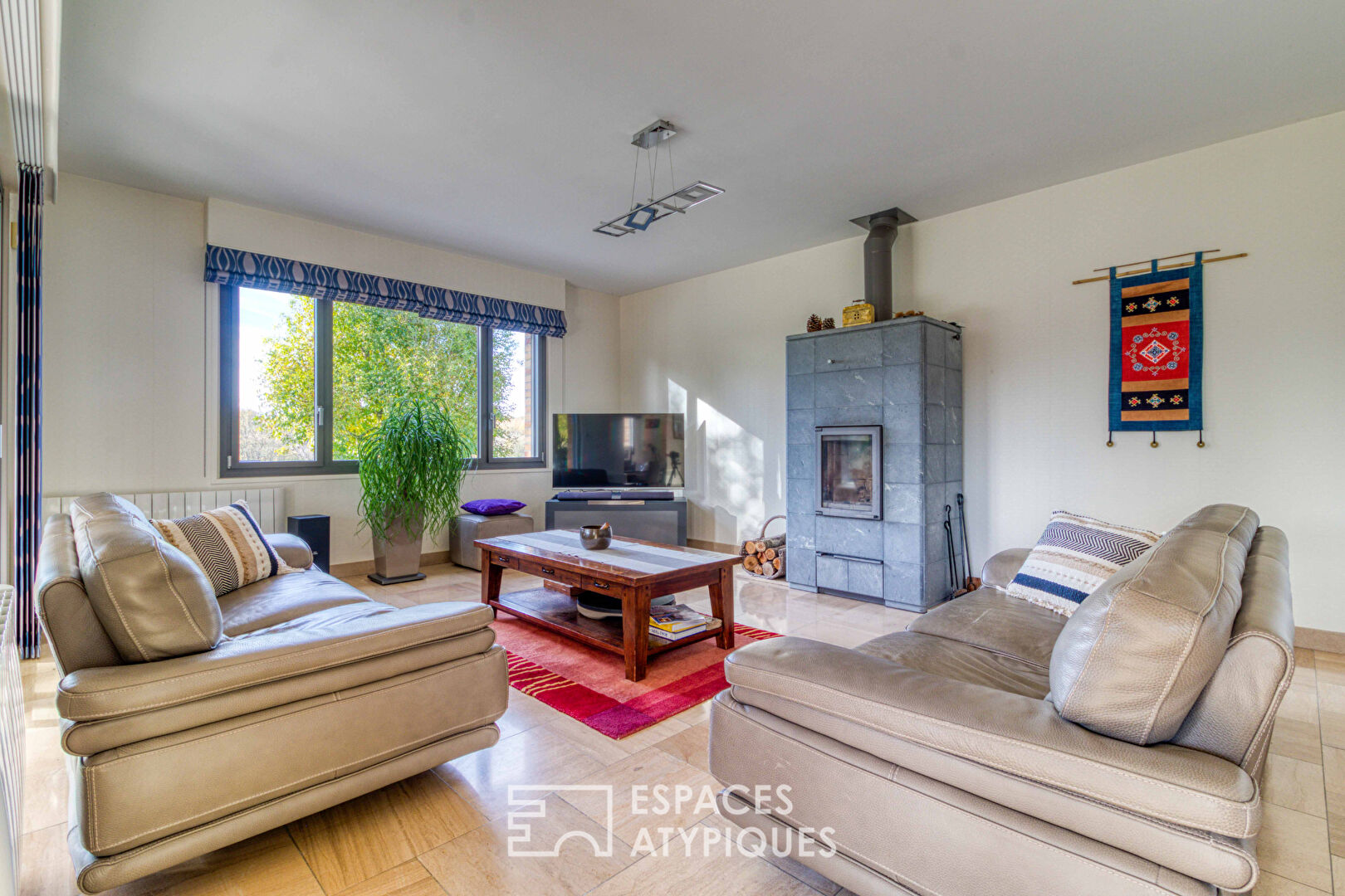 The bright -family home in the Anchor Valley