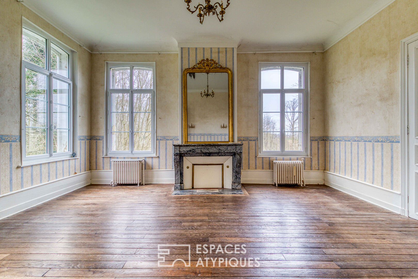 Castle life – 19th century residence at the gates of Amiens