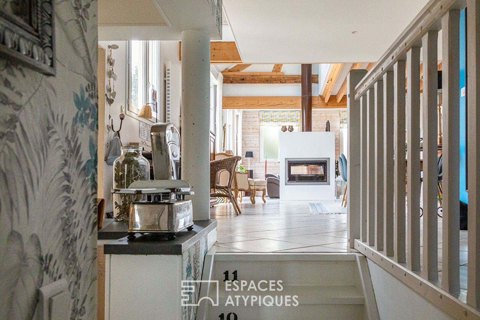 Ancienne Bobinerie de 245m² avec garage et jardin proche du centre-ville