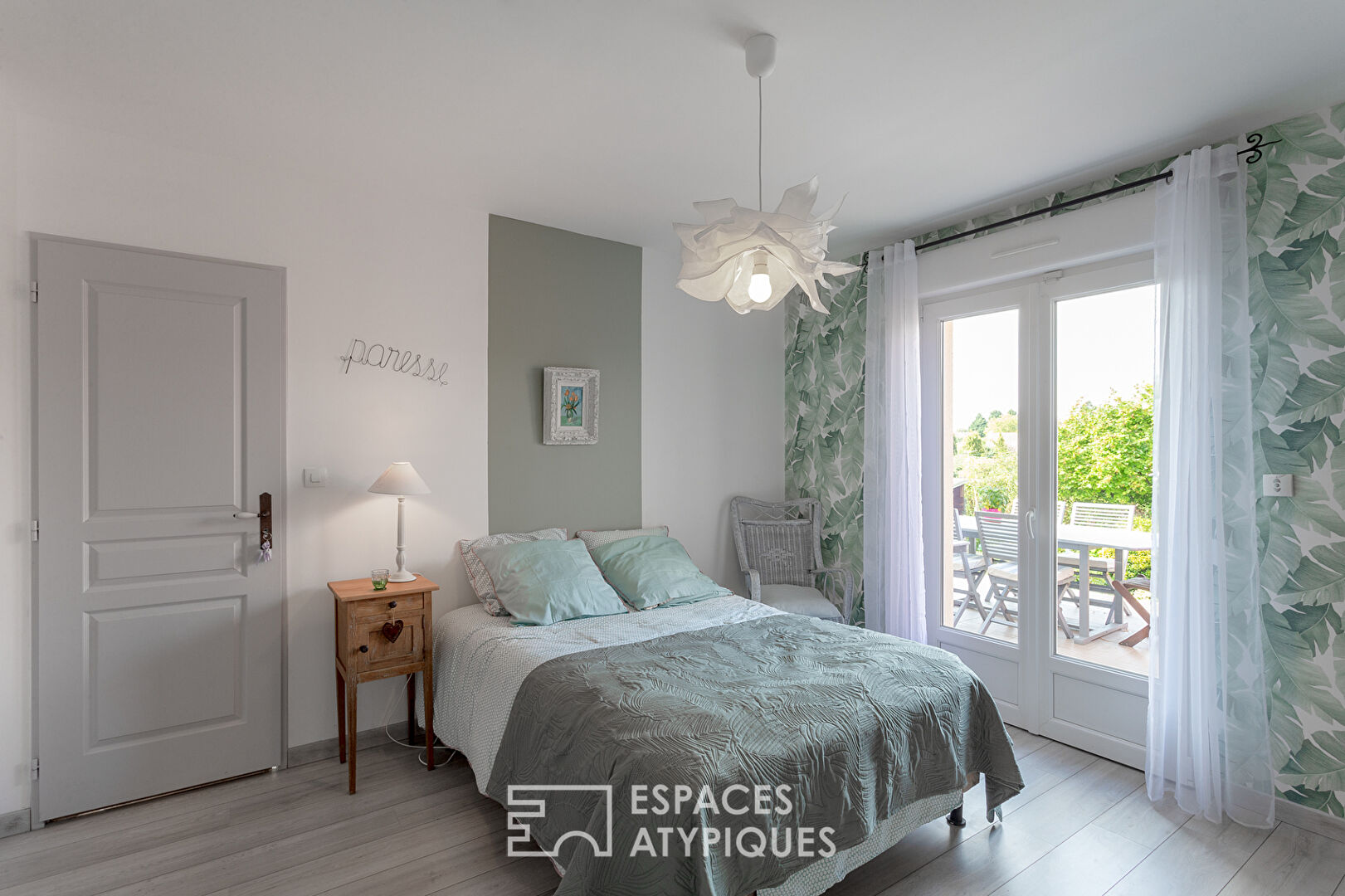 Ancienne Bobinerie de 245m² avec garage et jardin proche du centre-ville