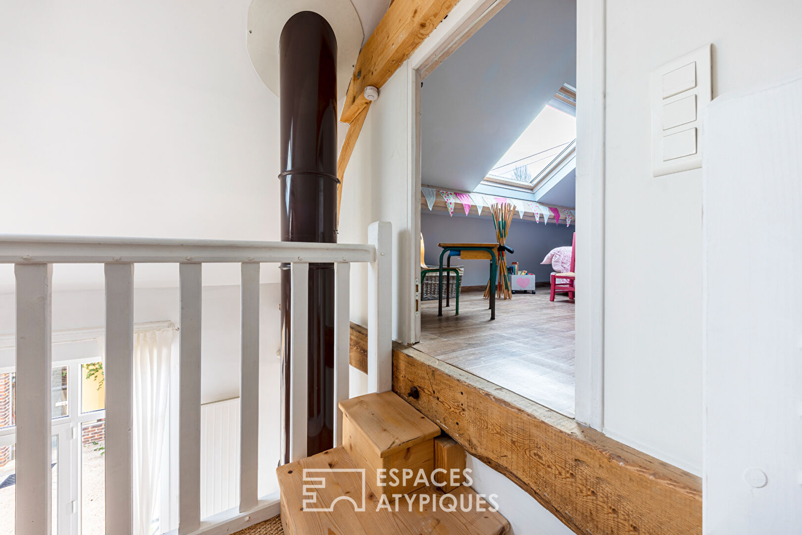 Ancienne Bobinerie de 245m² avec garage et jardin proche du centre-ville