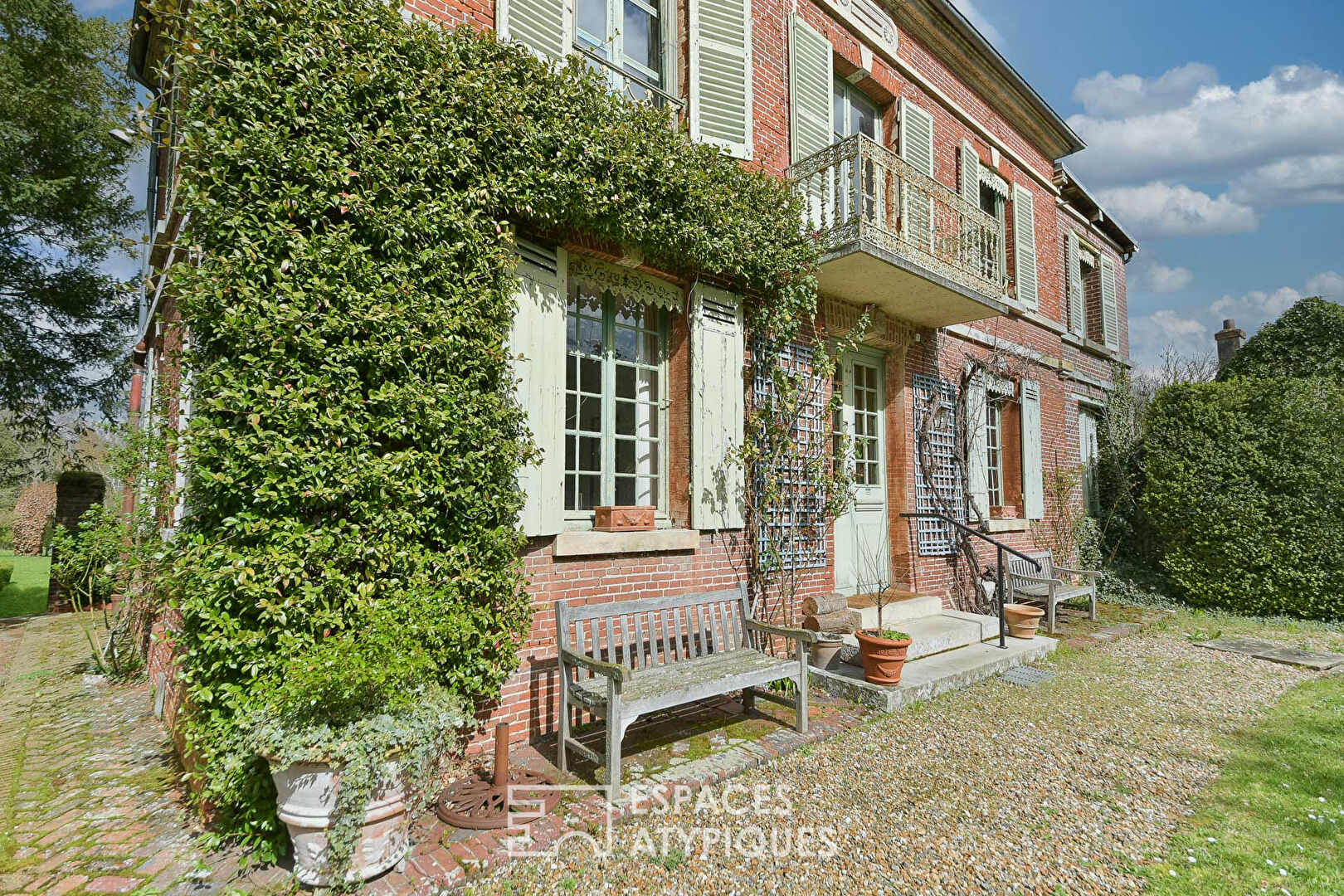 Ancien Relais de Chasse du Château – Demeure de charme au coeur du village