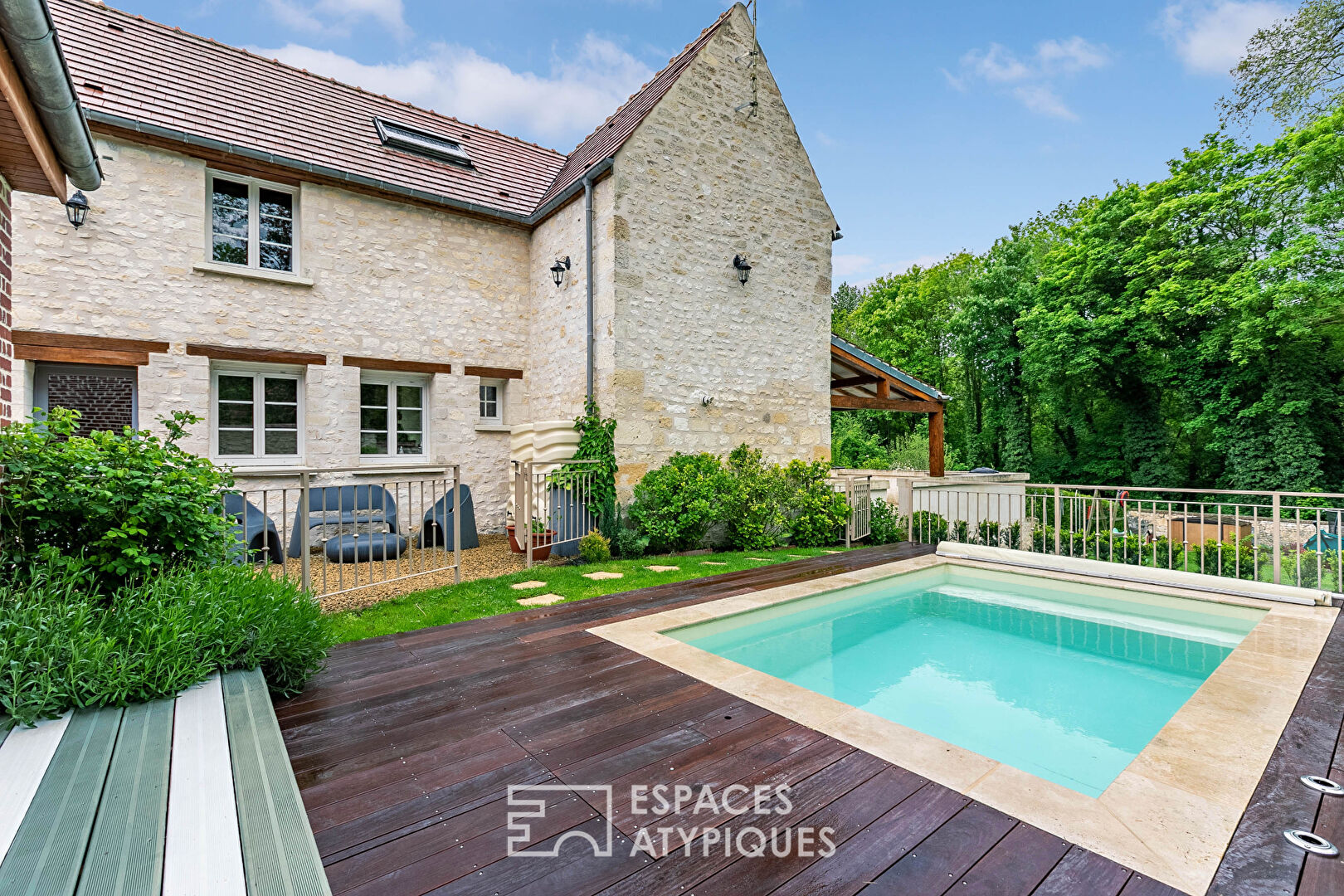 Maison de famille rénovée en pierres avec piscine près de Compiègne (60200)