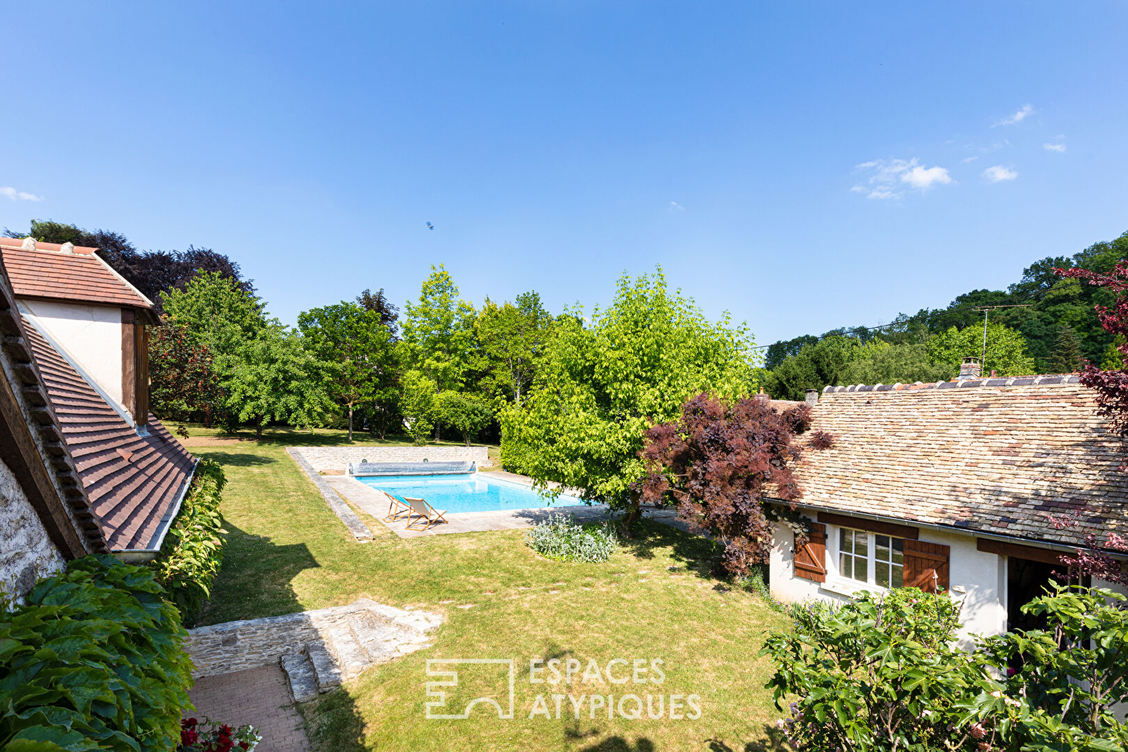 Maison en pierres avec studio indépendant et piscine chauffée