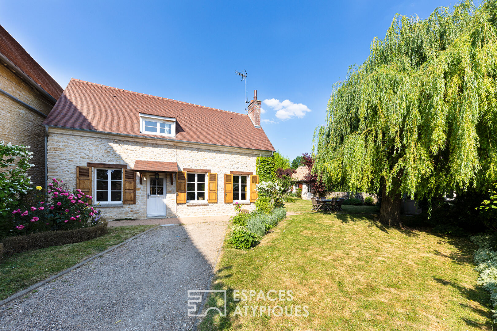 Stone house with independent studio and heated swimming pool