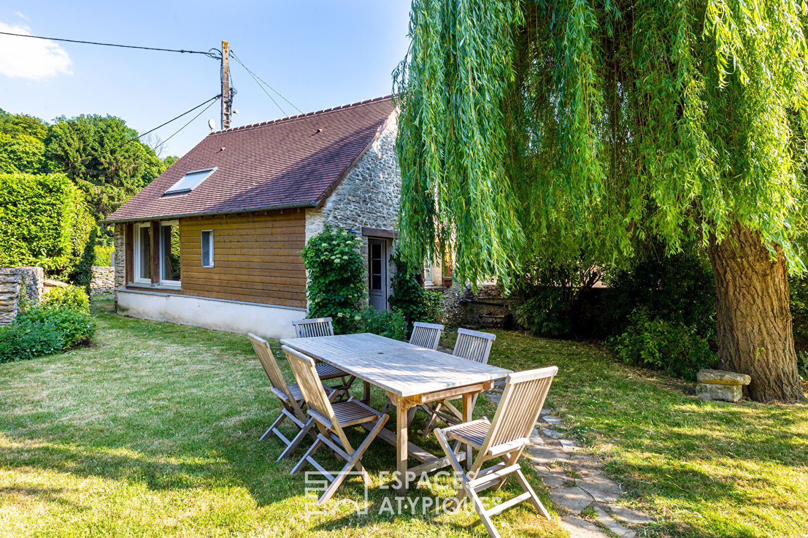 Maison en pierres avec studio indépendant et piscine chauffée