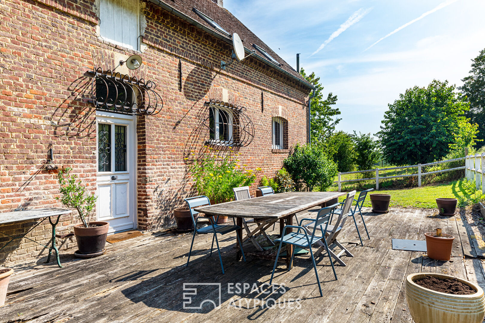 Maison et son corps de ferme au coeur de la nature