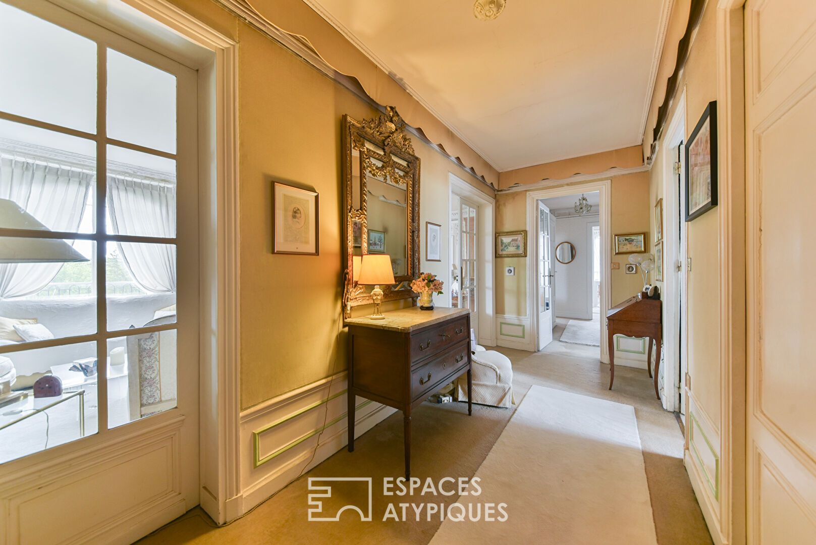 Beautiful Haussmannian apartment with a view in Chantilly