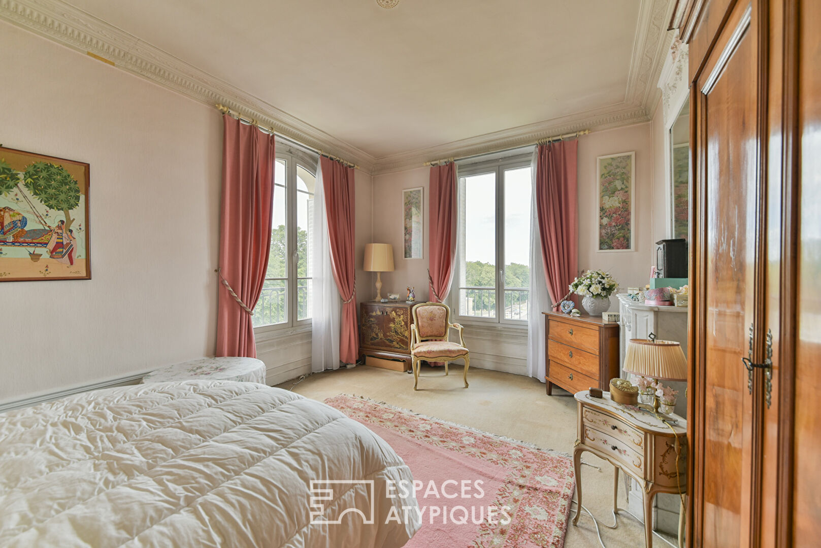 Beautiful Haussmannian apartment with a view in Chantilly