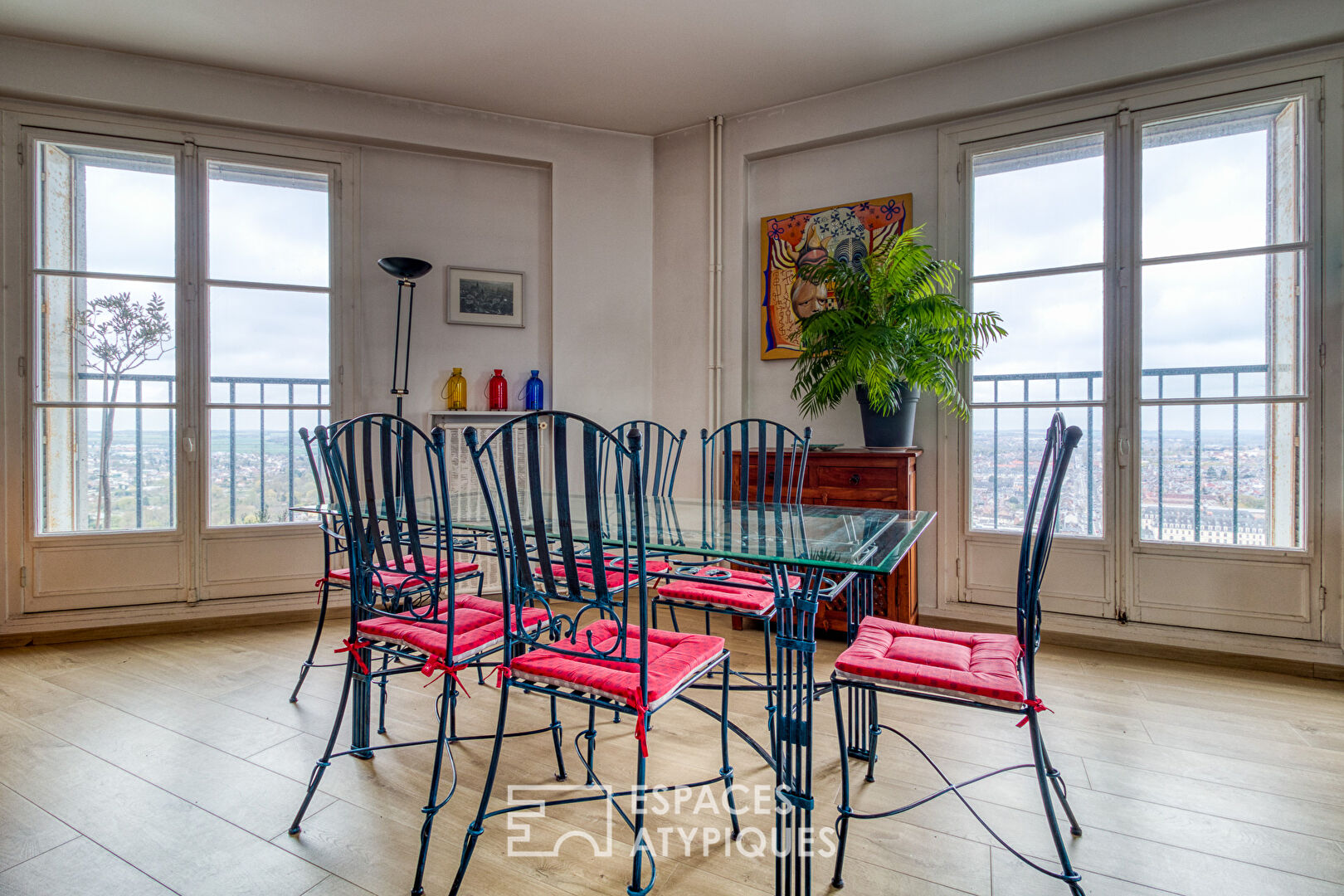 Le Dominant –  Unique apartment at the top of the Tour Perret