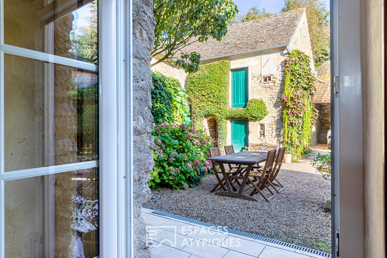 Vexin stone house with outbuilding to convert