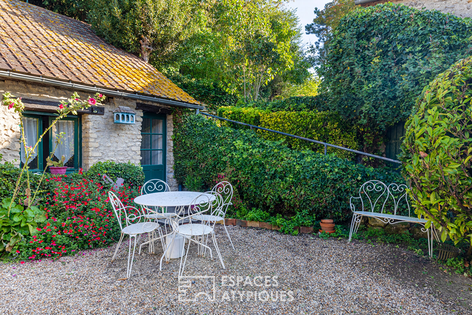 Vexin stone house with outbuilding to convert