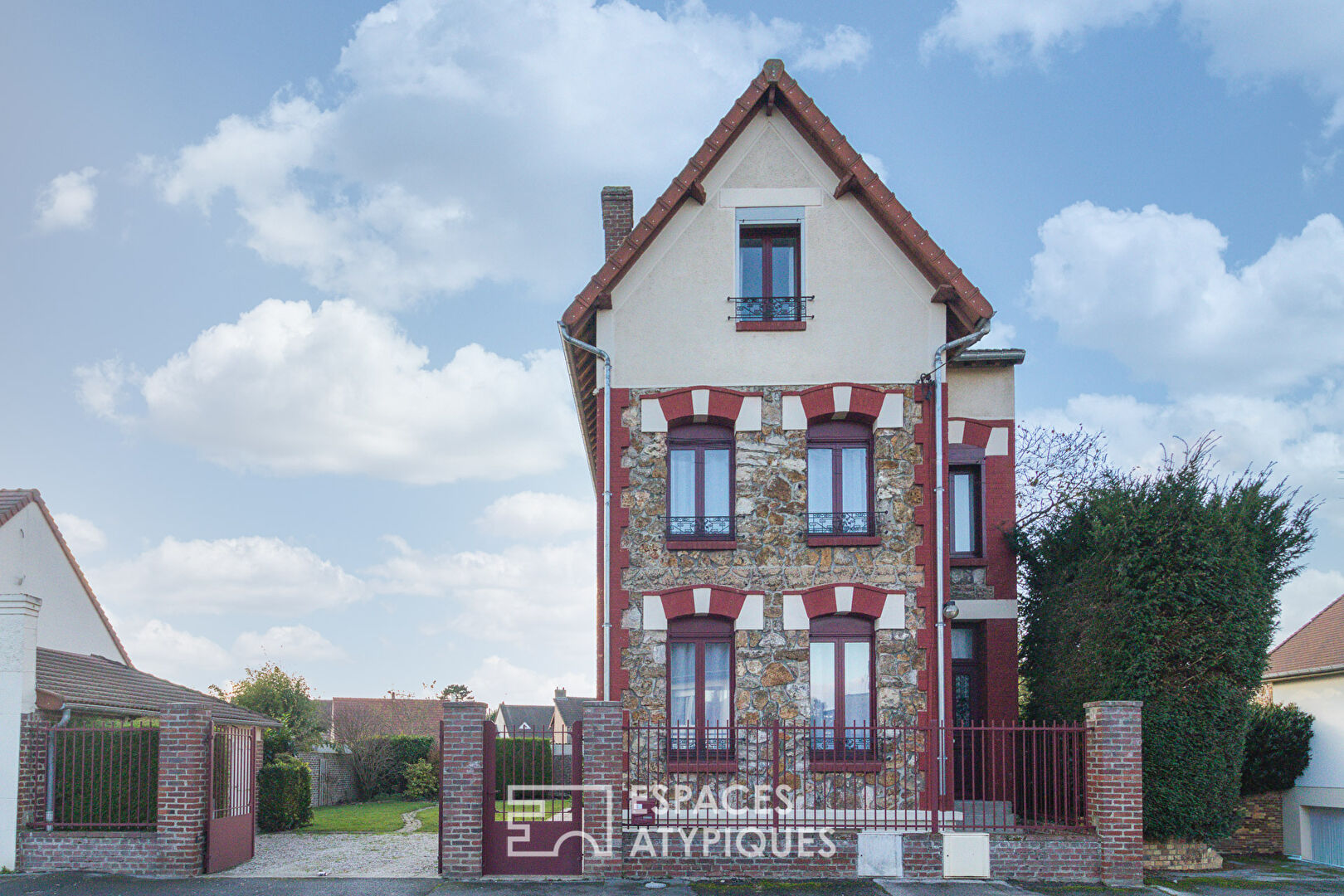 Beautiful millstone, from the last century, renovated close to the city center
