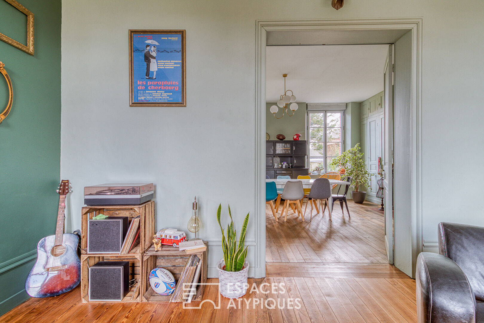 Maison bourgeoise en briques avec piscine