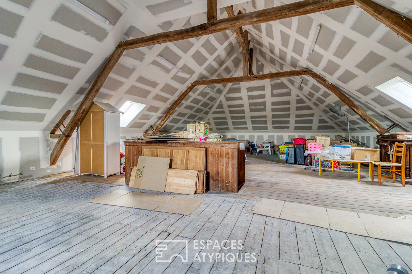 Maison bourgeoise en briques avec piscine