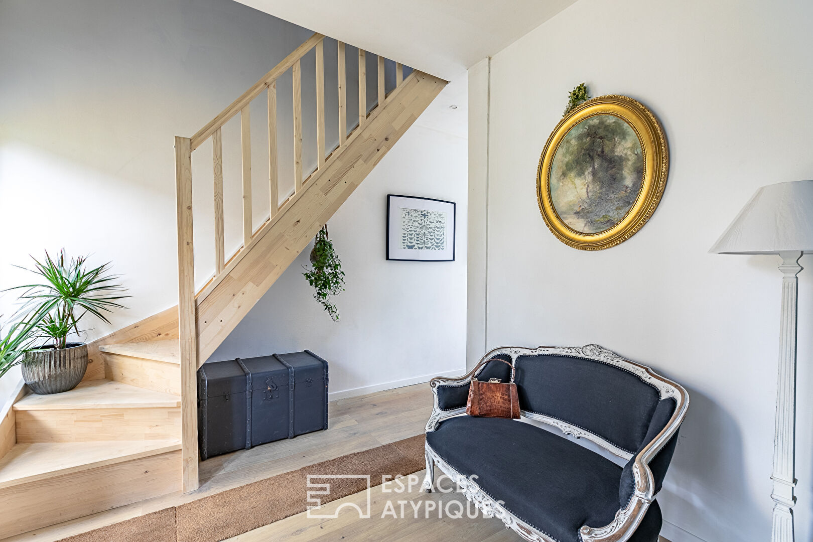 Perfect – Set of 2 renovated townhouses linked by patio and garden