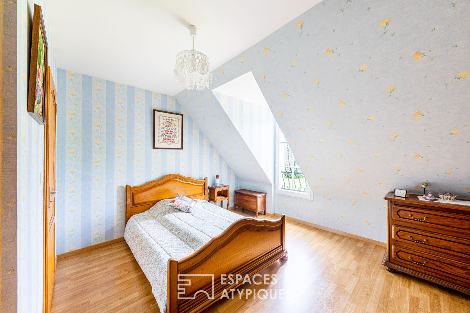 Economical and comfortable house with full basement in Saint-Sulpice