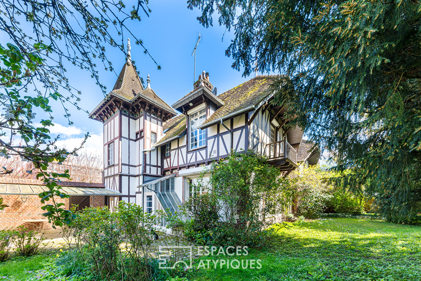 Character residence in the city center of Beauvais