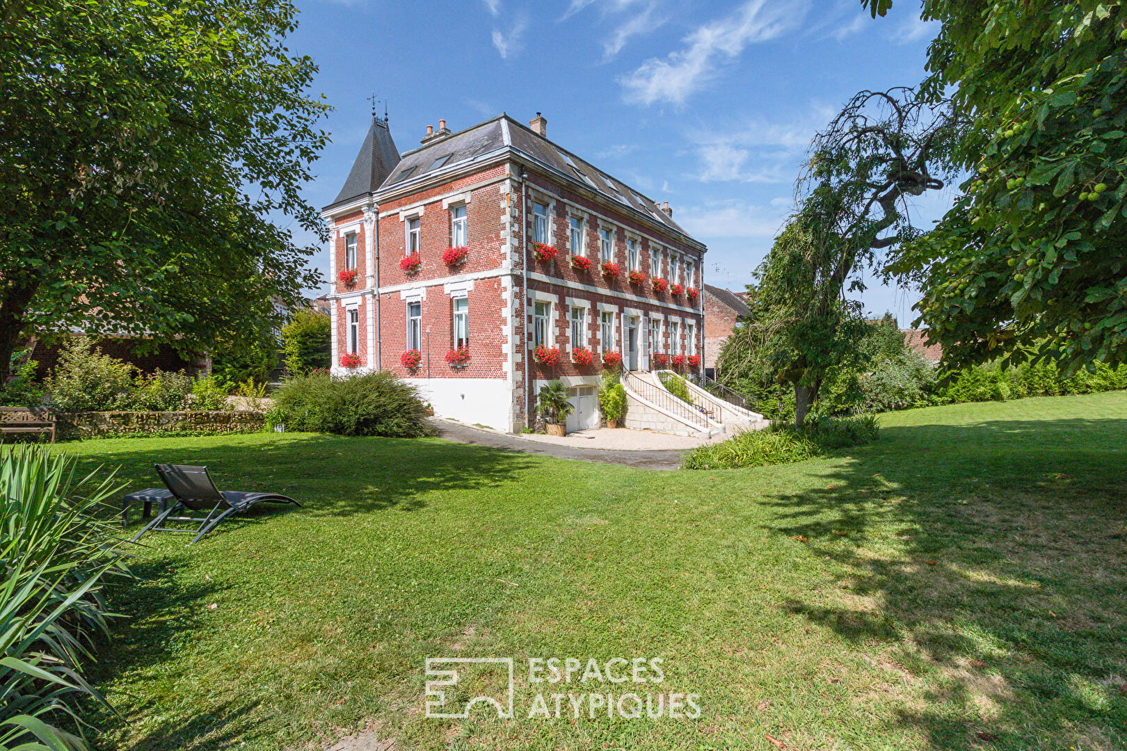 Elegant mansion renovated with taste – Laon (02000)