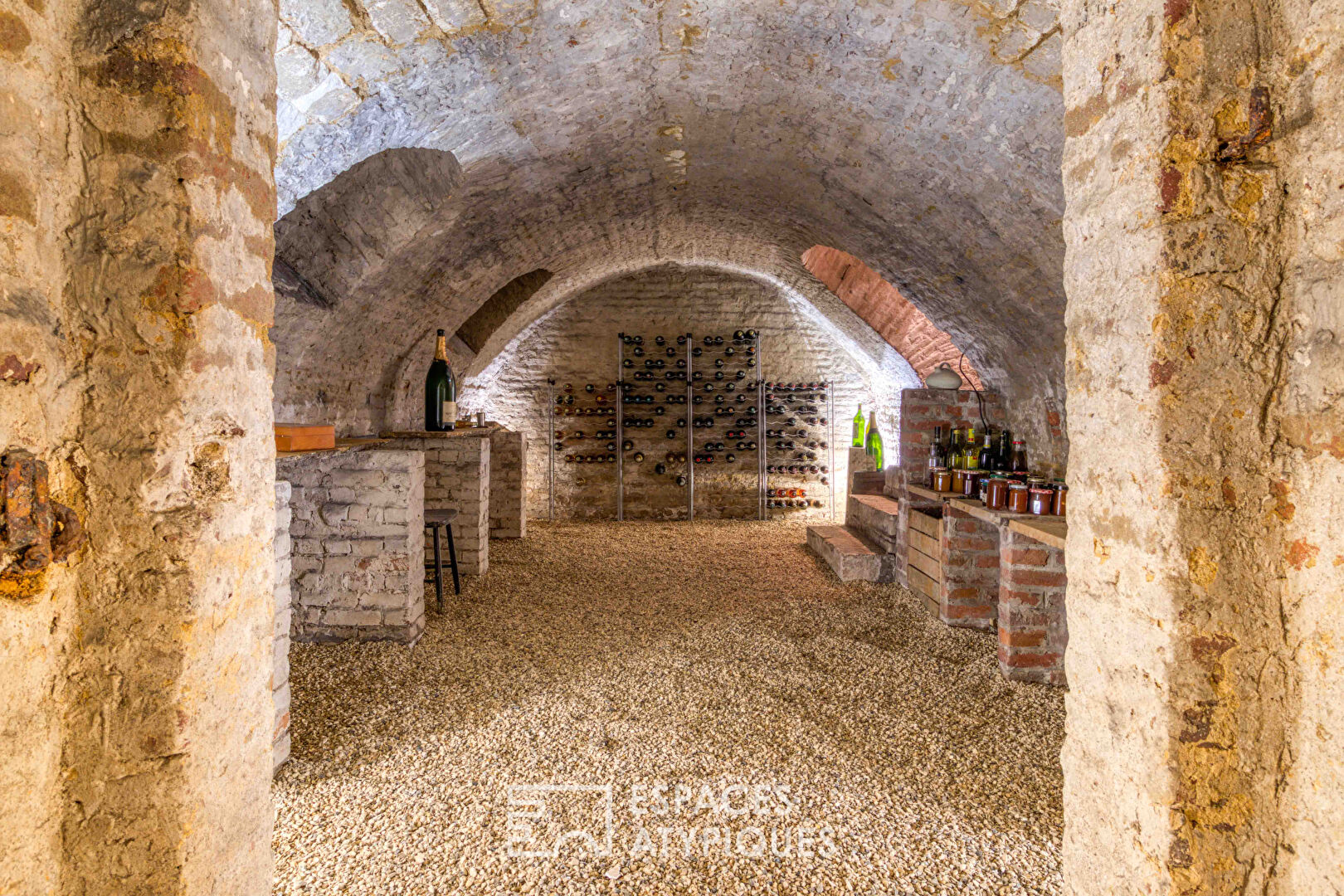 Elegant mansion renovated with taste – Laon (02000)