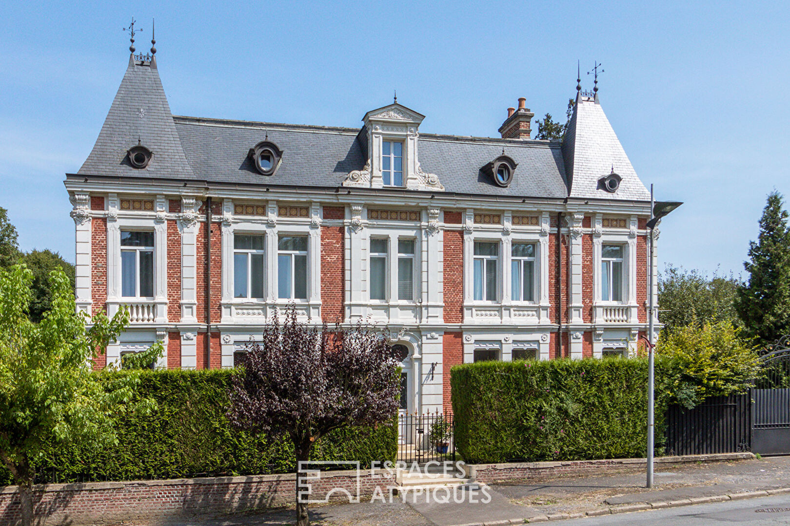 Elegant mansion renovated with taste – Laon (02000)