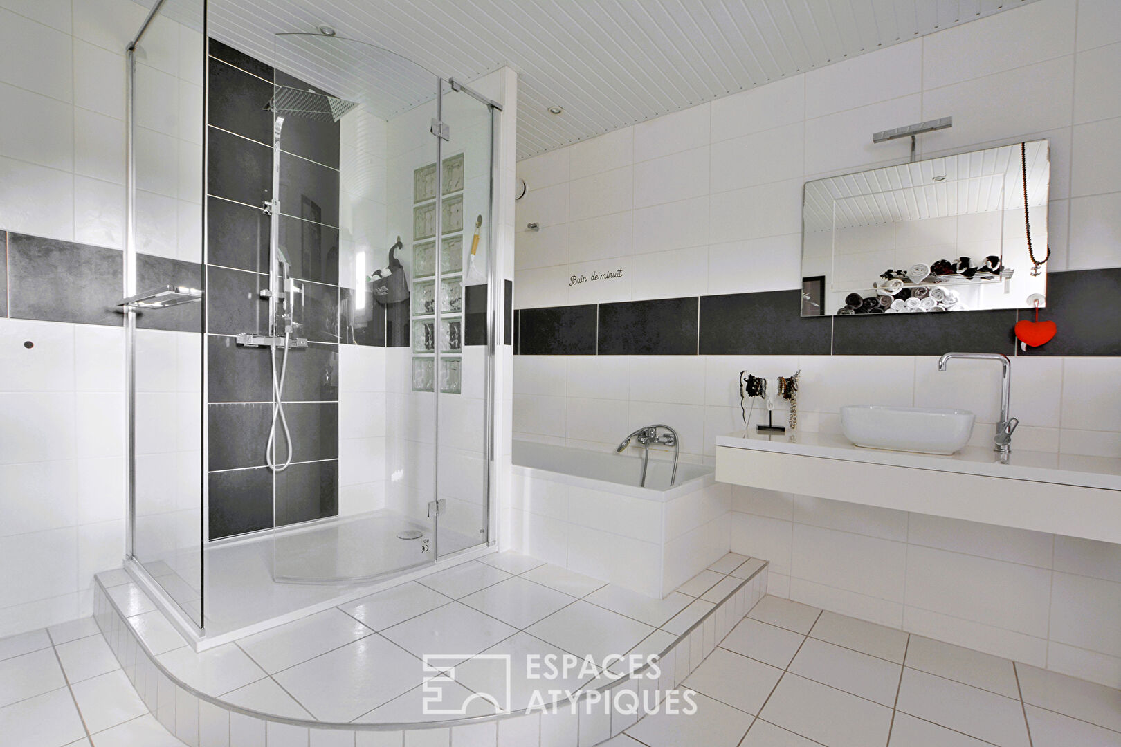 Modern house of 240 sqm with swimming pool in Abbeville – Quiet Residential Area