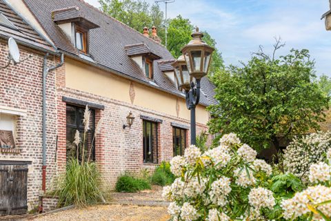 Charmante longère et son jardin proche de Saint-Sulpice