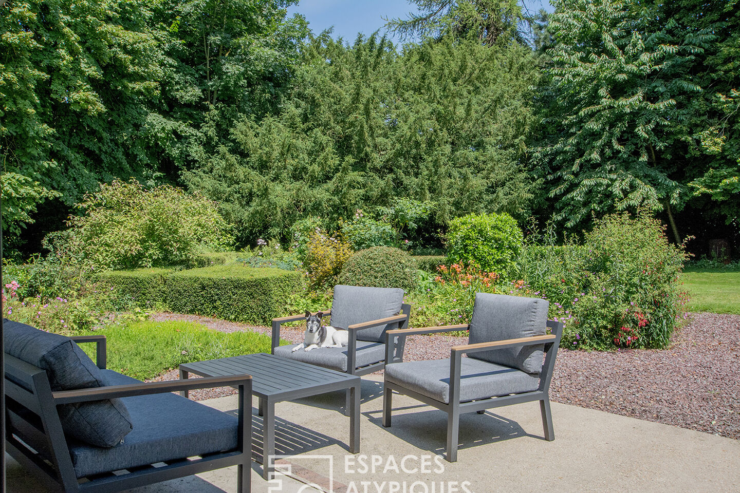 A Property of Character and Serenity close to Oisemont
