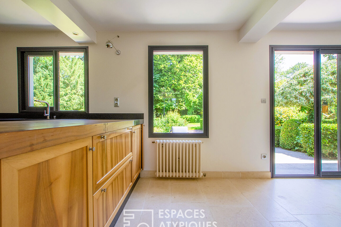 A Property of Character and Serenity close to Oisemont