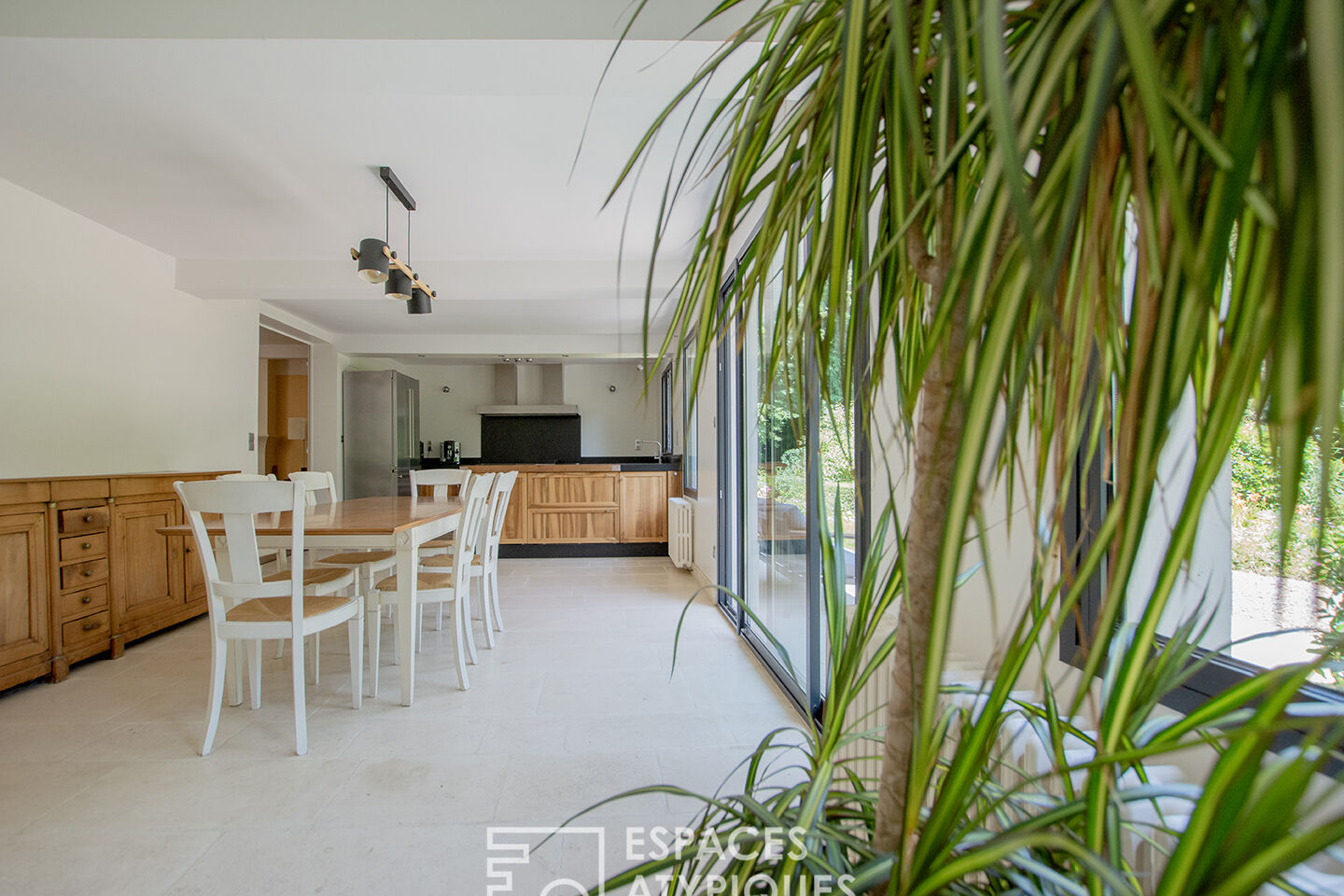 A Property of Character and Serenity close to Oisemont
