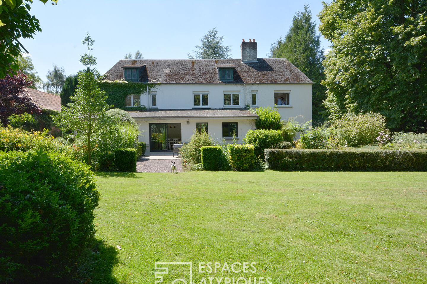 A Property of Character and Serenity close to Oisemont