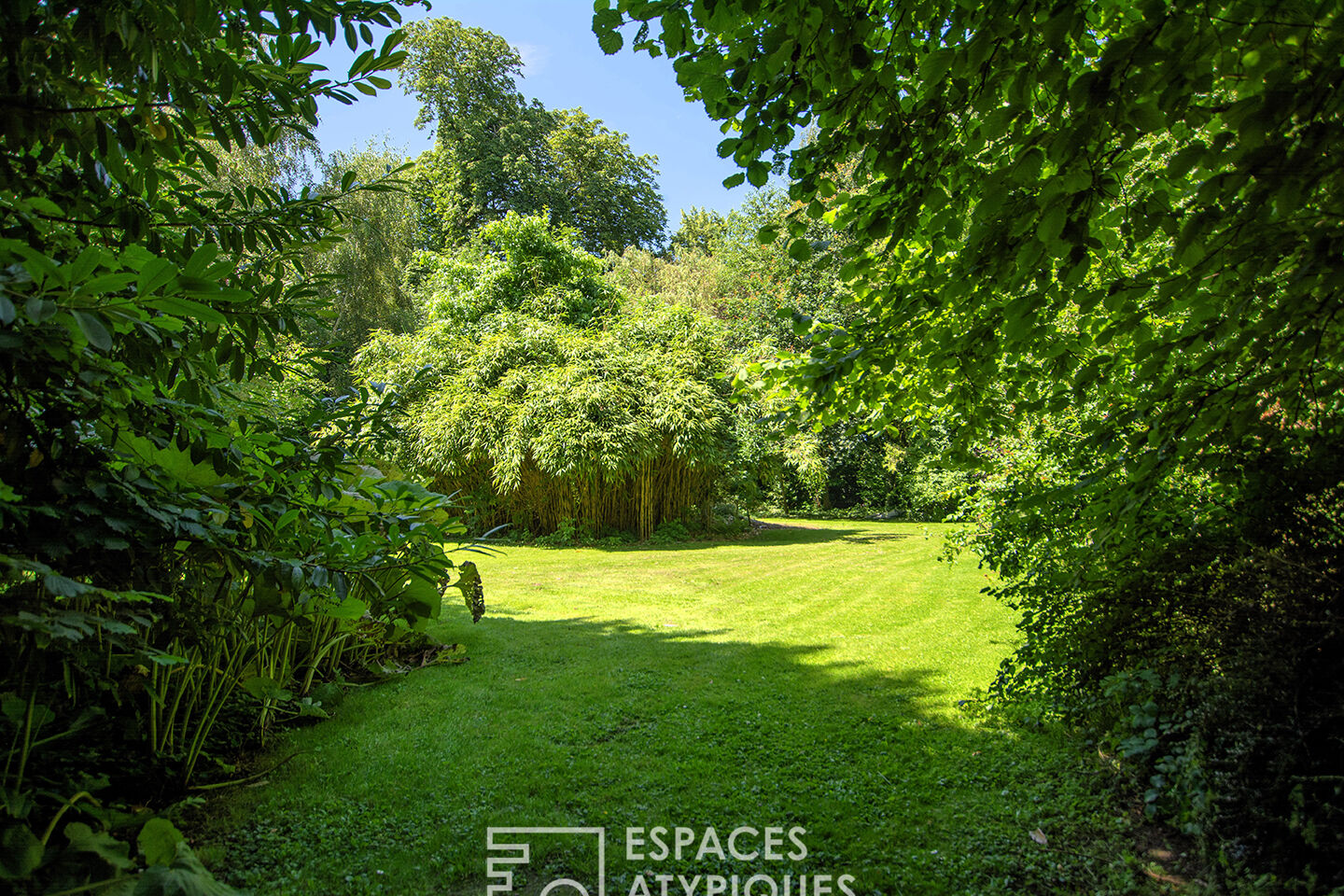 A Property of Character and Serenity close to Oisemont