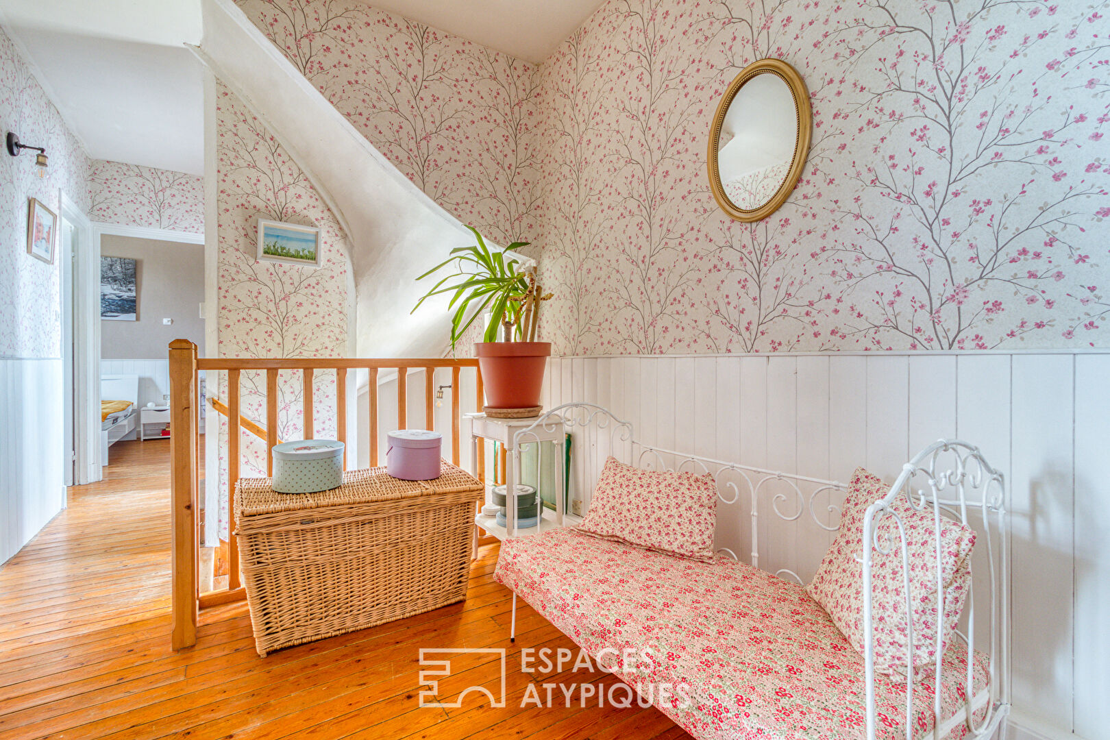 Belle Maison de campagne  en brique et son terrain de 2580 m2  au Sud d’Amiens