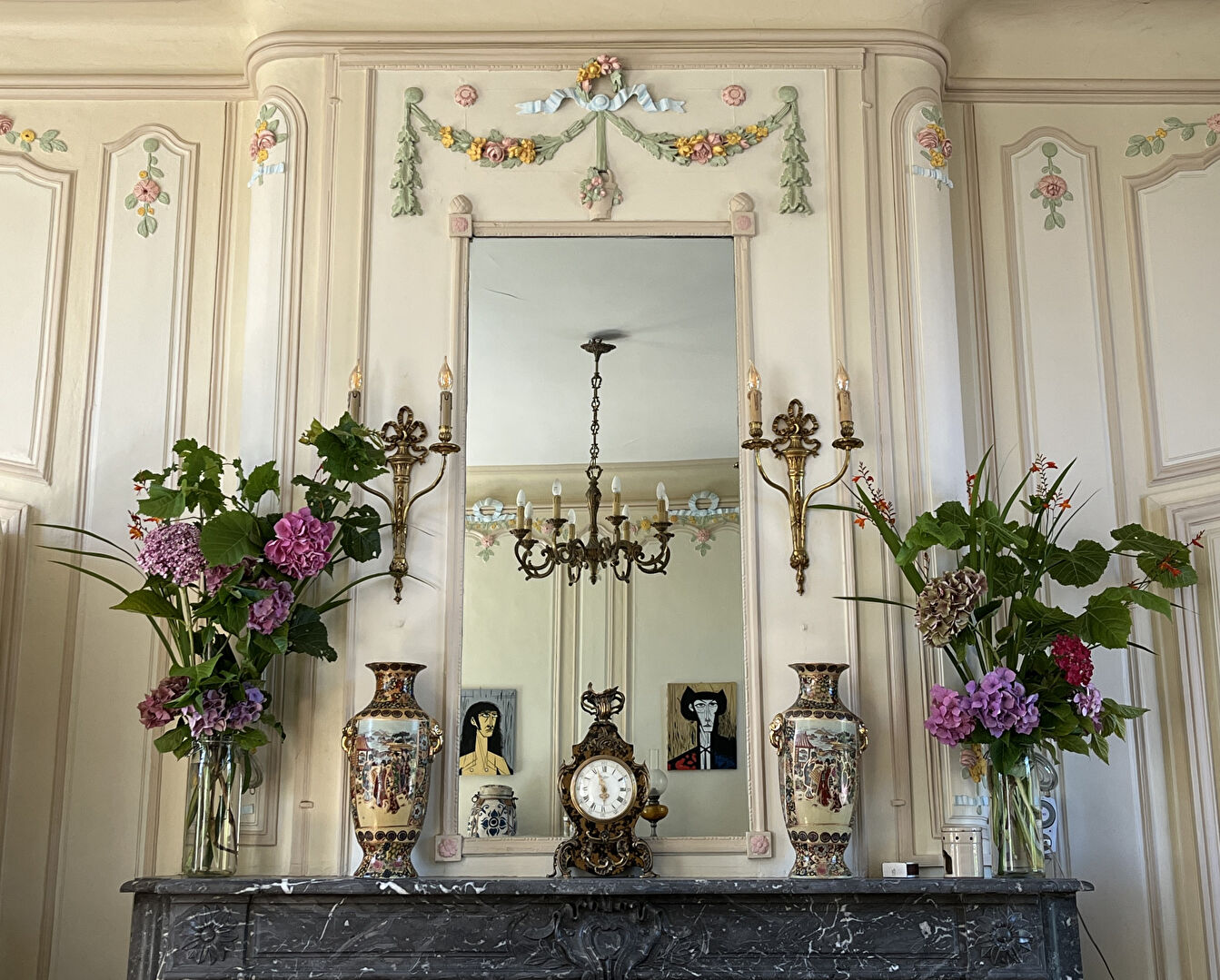 For sale Castle with park and renovated gîte at the gateway to the Bay