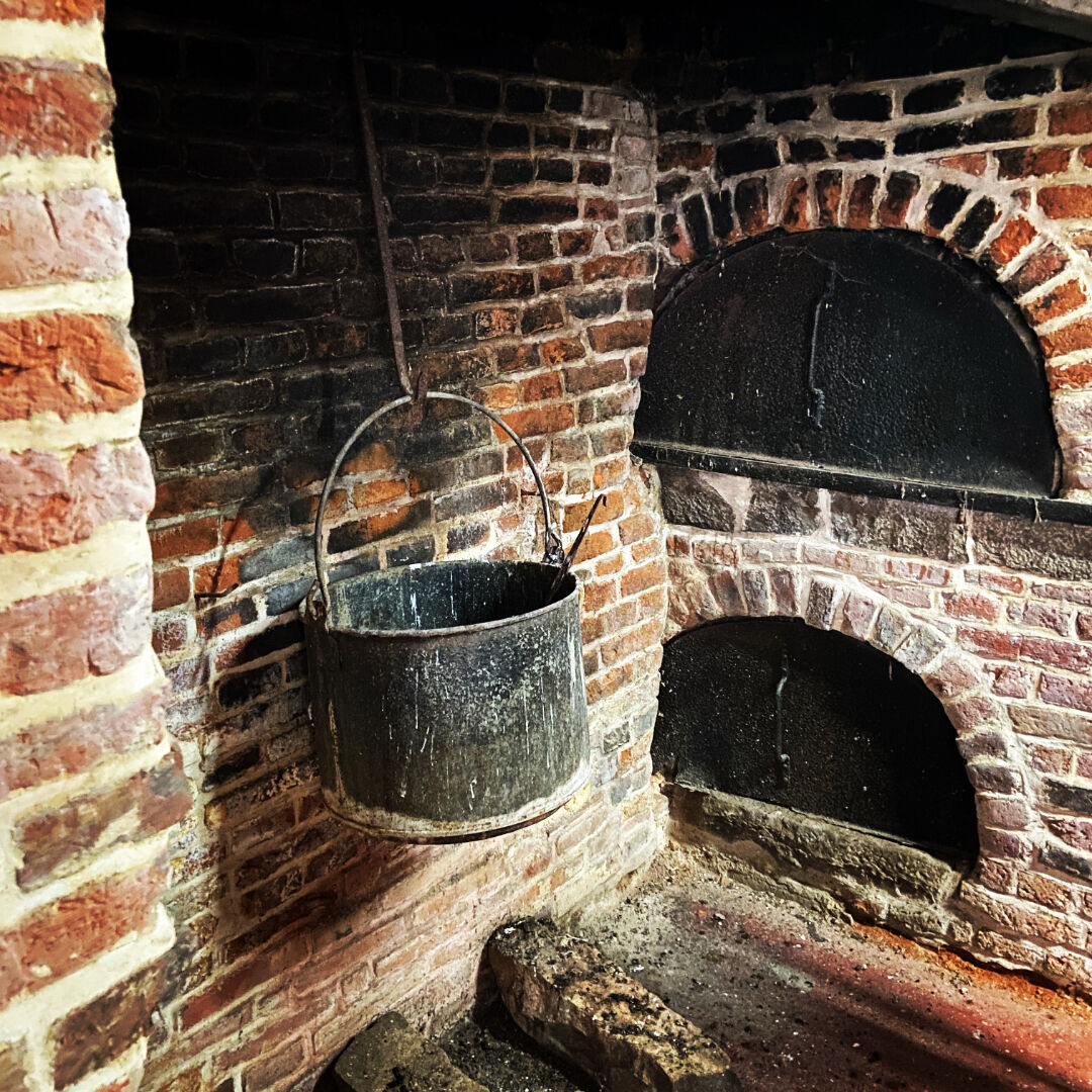 For sale Castle with park and renovated gîte at the gateway to the Bay