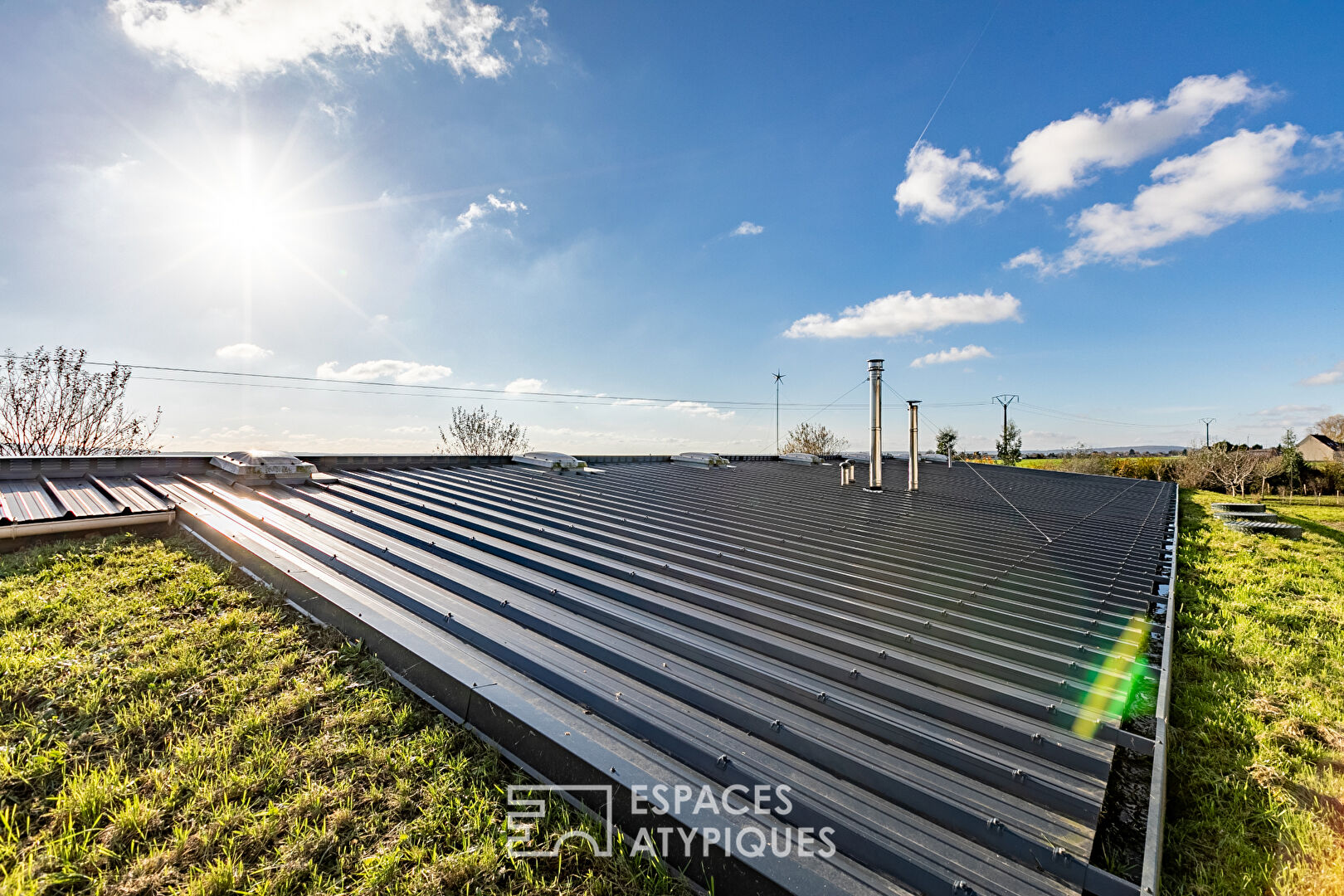 Earthship Biotecture (Reynolds) type wood-framed bioclimatic house