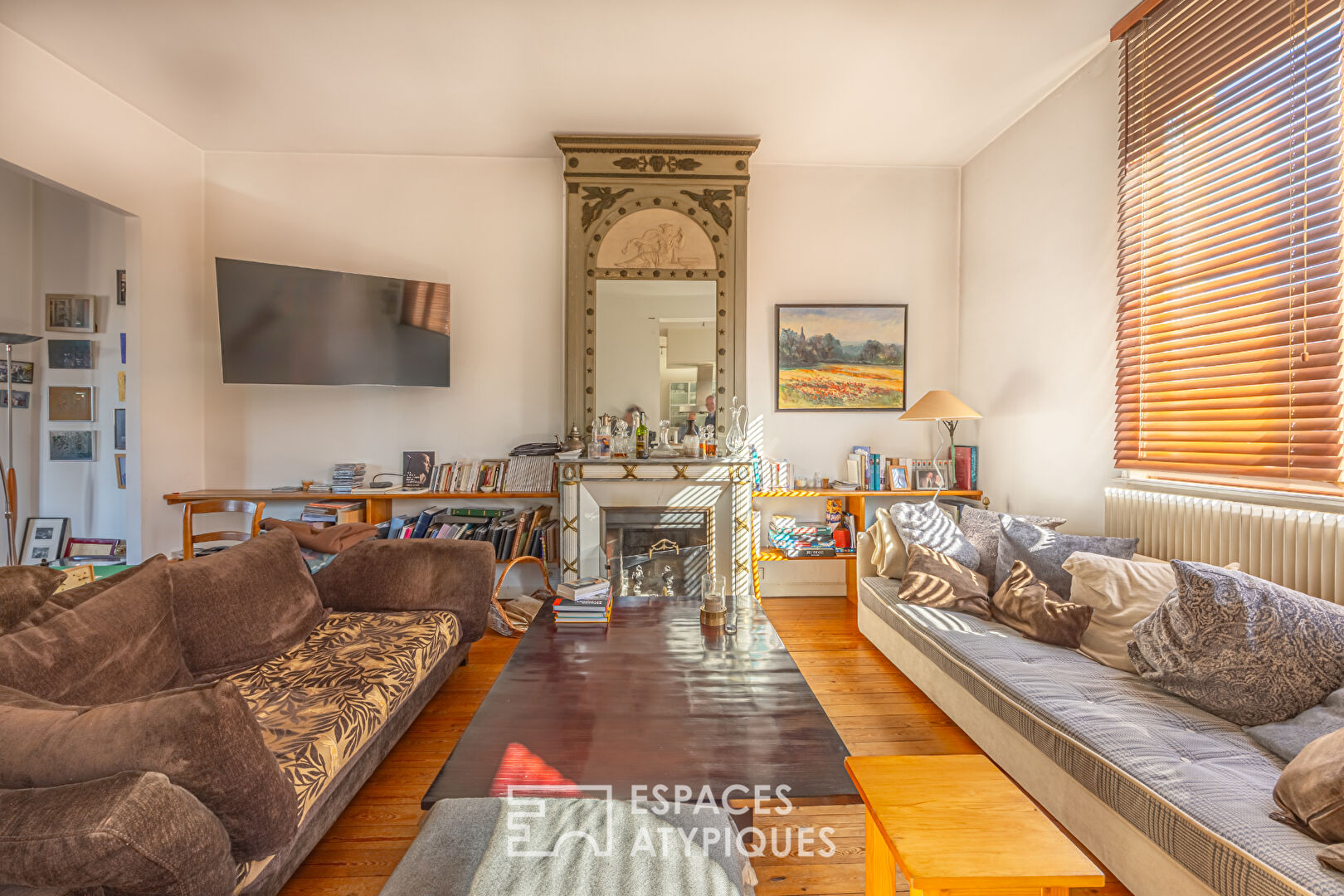 Bourgeois house with preserved charm and garden in the heart of town
