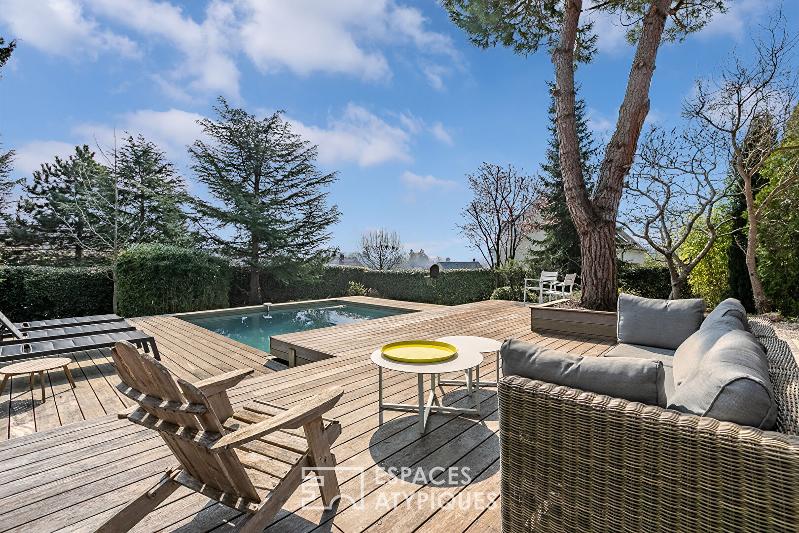 Maison d’architecte avec piscine et jardin proche  de Gouvieux