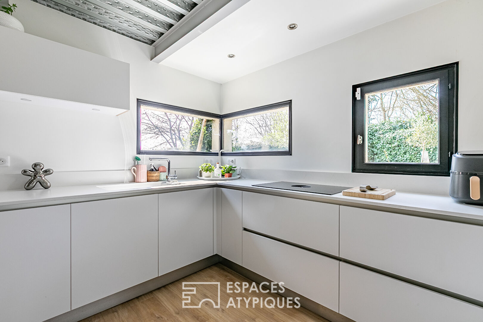 Maison d’architecte avec piscine et jardin proche  de Gouvieux