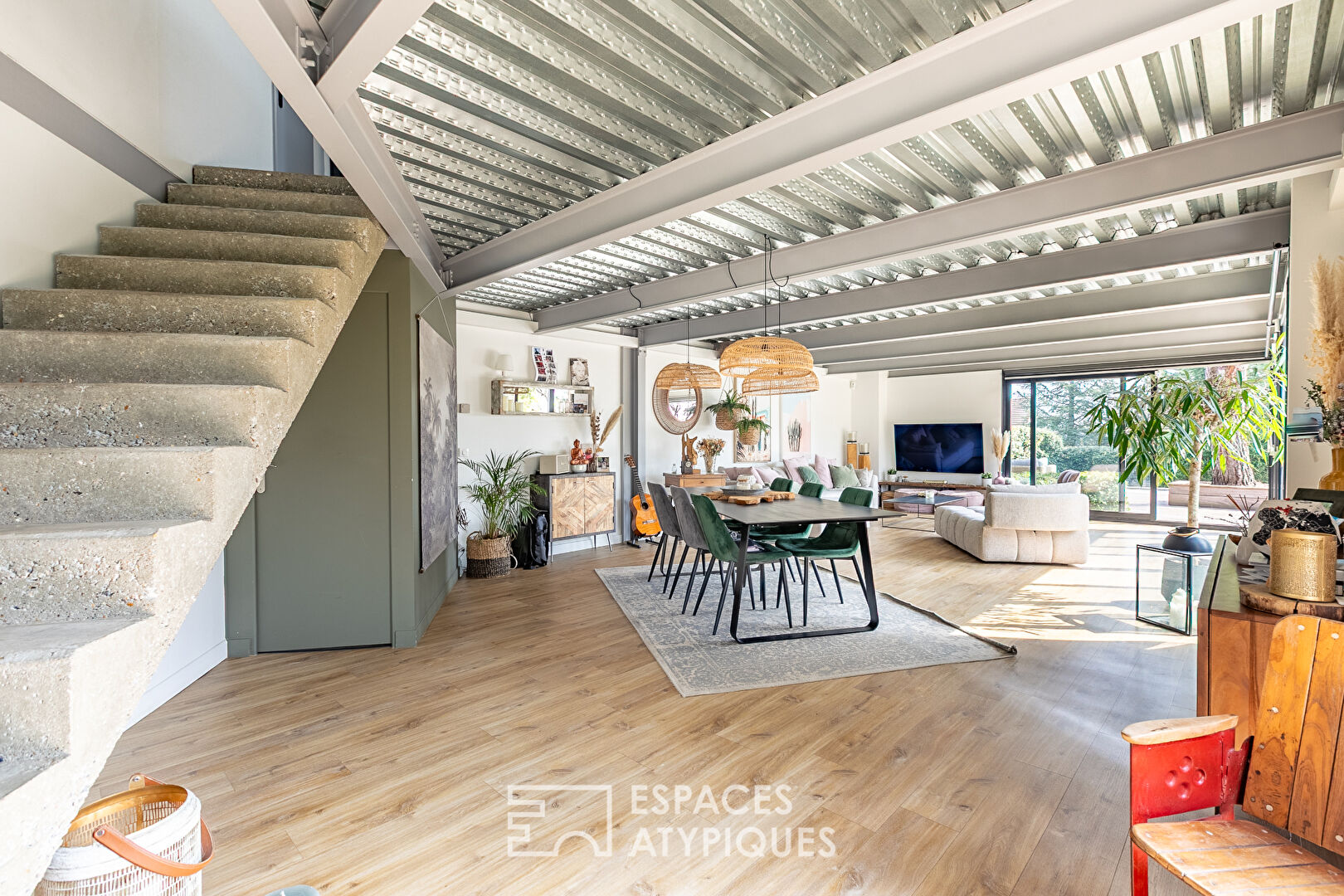 Maison d’architecte avec piscine et jardin proche  de Gouvieux
