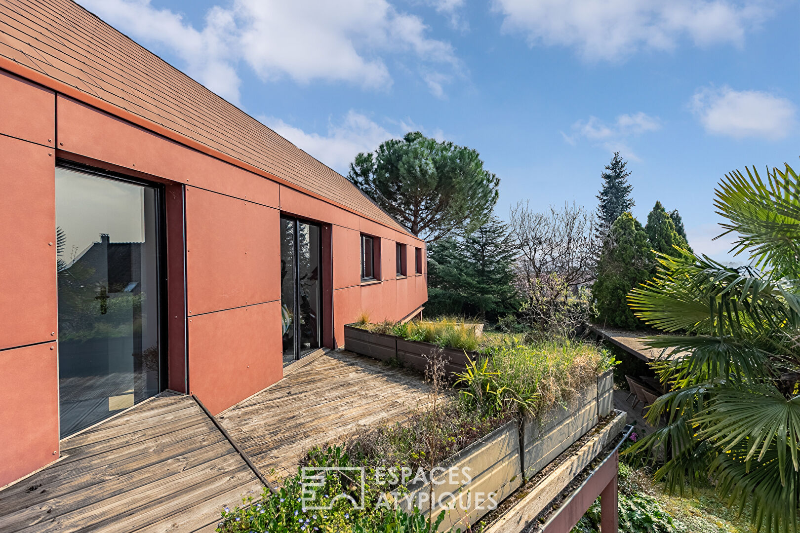 Maison d’architecte avec piscine et jardin proche  de Gouvieux